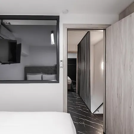 Signature Luxury Loft アパート