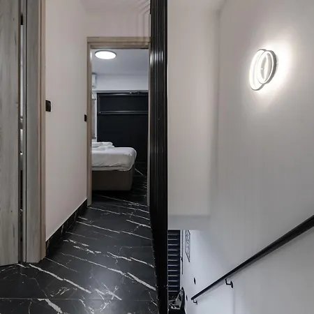 Signature Luxury Loft アパート ヴォロス